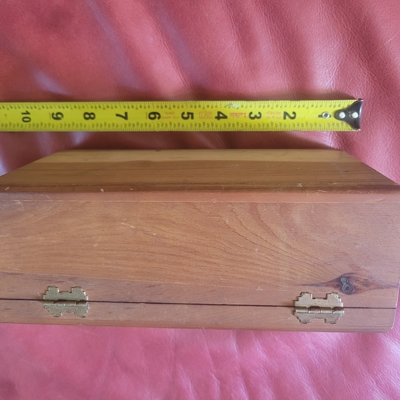 Wooden Storage Box Lane Cedar - Picture 9 of 9